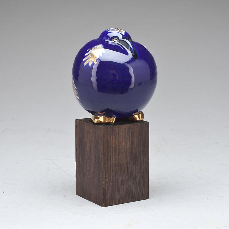 FIGURIN, stengods. Signerad Lisa Larson, Gustavsberg, 1900-talets andra hälft.