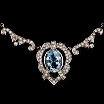 An aquamarine, tot. app. 20 cts and diamond necklace, tot. app. 5 cts.