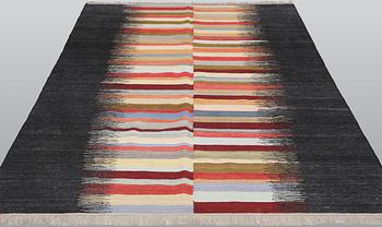 Matta, Kelim, modern design, ca 244 x 173 cm.