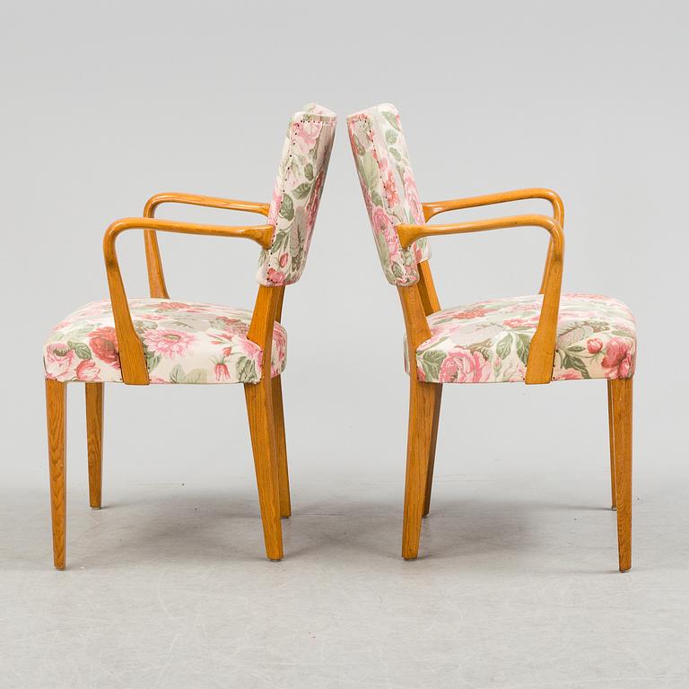 A pair of 1930´s armchairs.