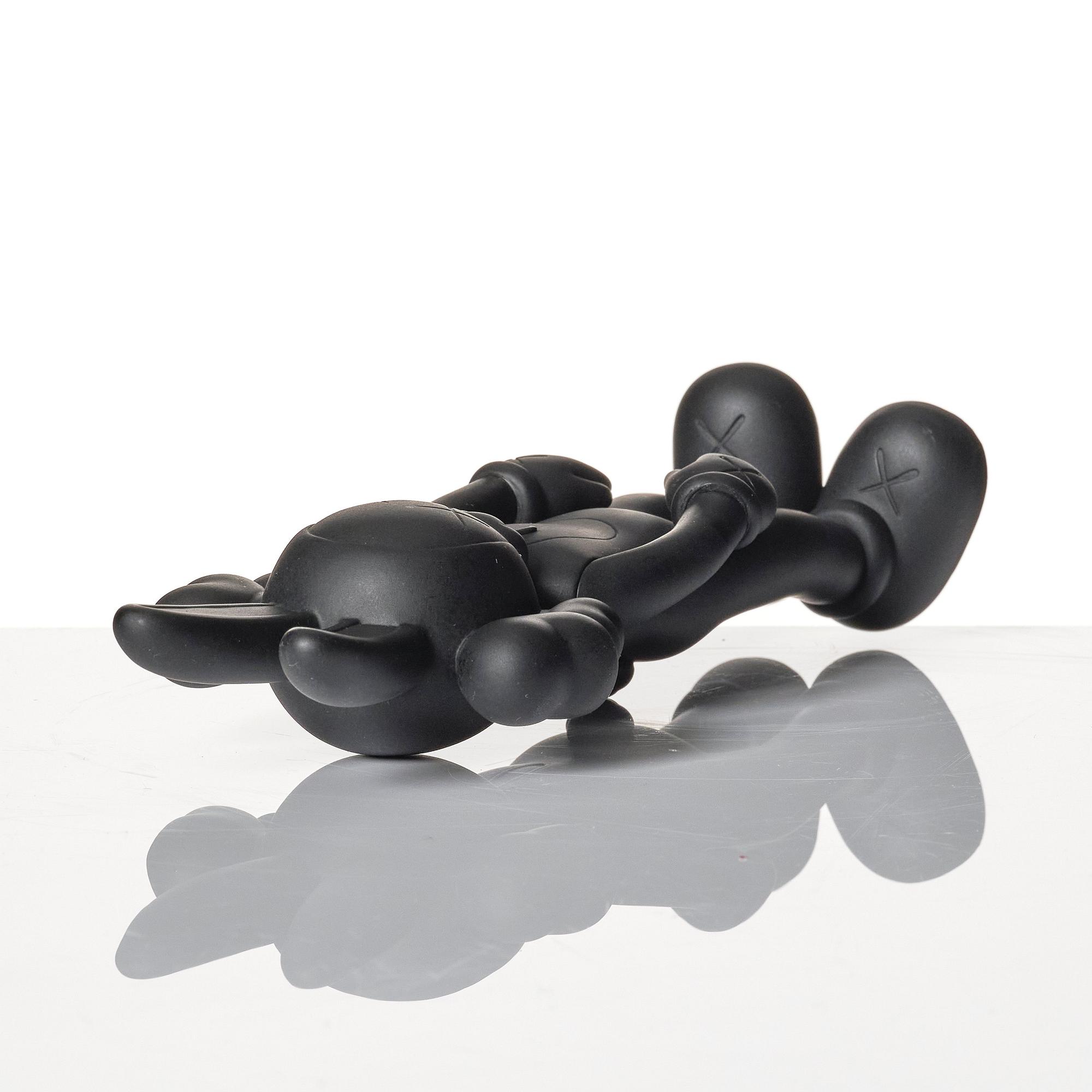 kaws accomplice black カウズ KAWS, Medicom Toy KAWS Accomplice (Black) Available For