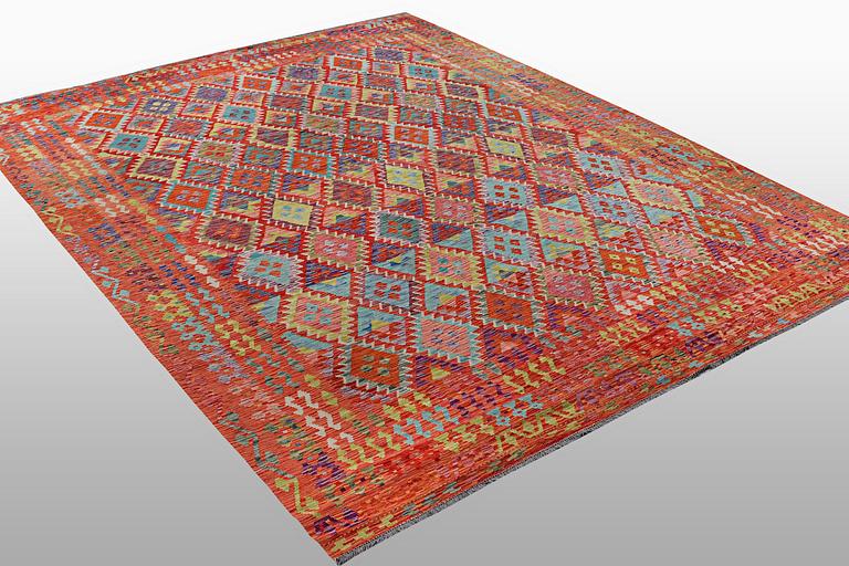 A carpet, Kilim, ca 401 x 310 cm.