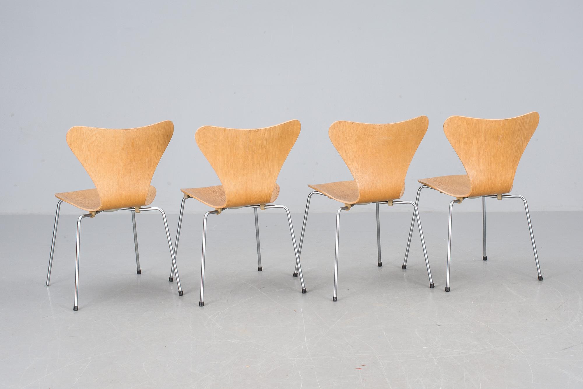 STOLAR, 4 st, "Sjuan", Arne Jacobsen för Fritz Hansen.