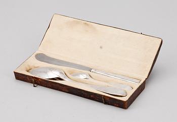 RESEBESTICK I ETUI, 4 delar, silver, Lars Biugg, Jönköping, 1810. Tot ca 270 gram.