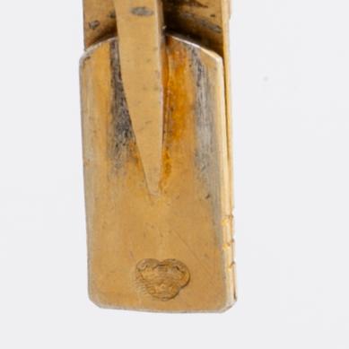 GARNITYR, förgyllt silver med ametister o orientalpärlor, collier, armband och brosch.