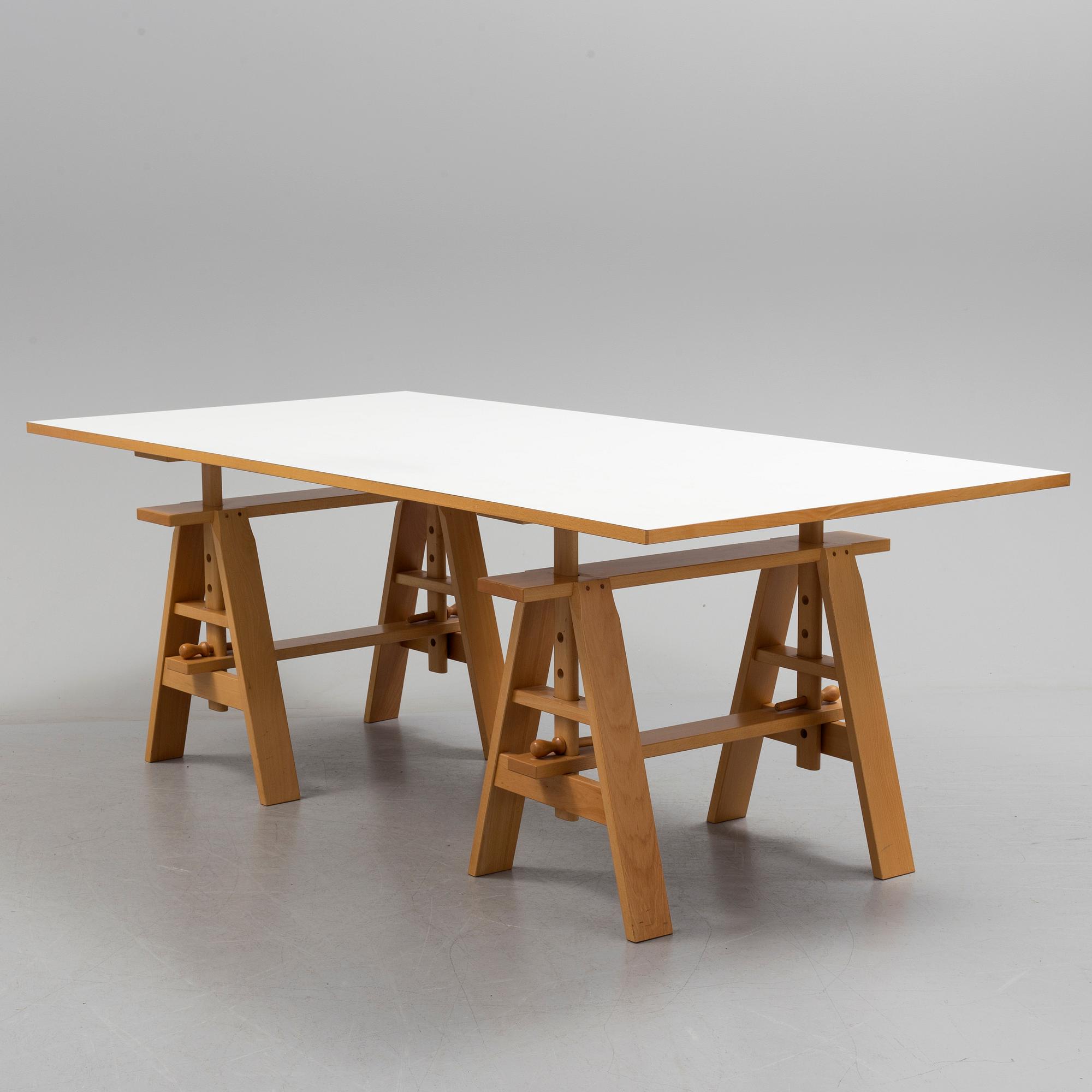 "Leonardo" table designed by Achille Castiglioni for Zanotta, 20th century.