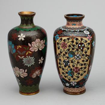 FAT samt VASER, 3 st, cloisonné och glas, orientaliska, 1900-tal.