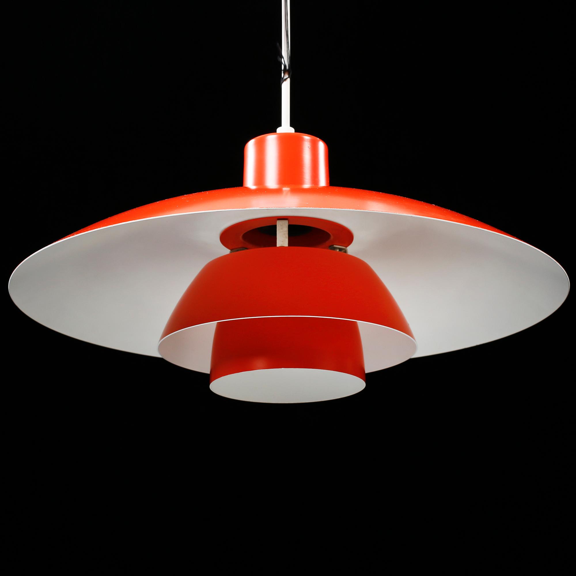 TAKLAMPA, "PH 4/3", Poul Henningsen för Louis Poulsen, Danmark, 1900-talets andra hälft. Höjd 20 cm.