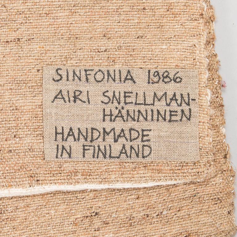 Airi Snellman-Hänninen, konsttextil, signerad Airi Snellman-Hänninen 1986.