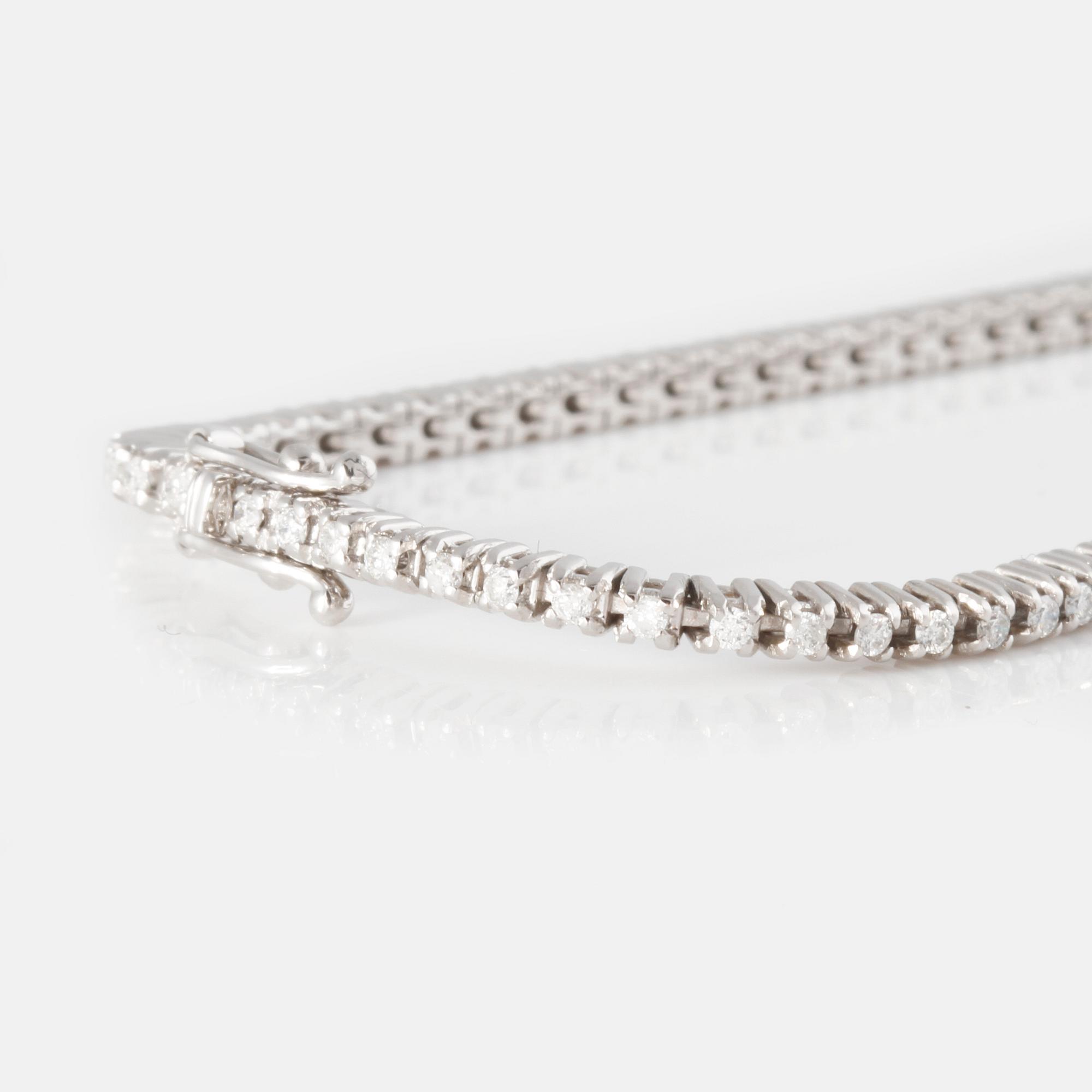 ARMBAND, sk tennisarmband, med briljantslipade diamanter ca 0.90 ct.