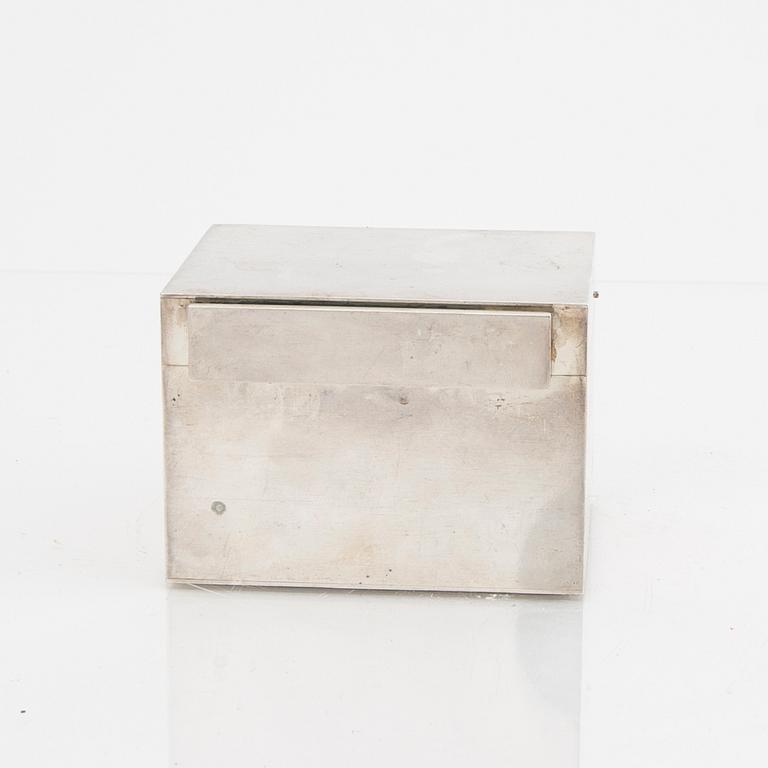 A Swedish 20th century sterling silver box mark of Lars Håkansson Malmö 1993 weight 2336 grams.