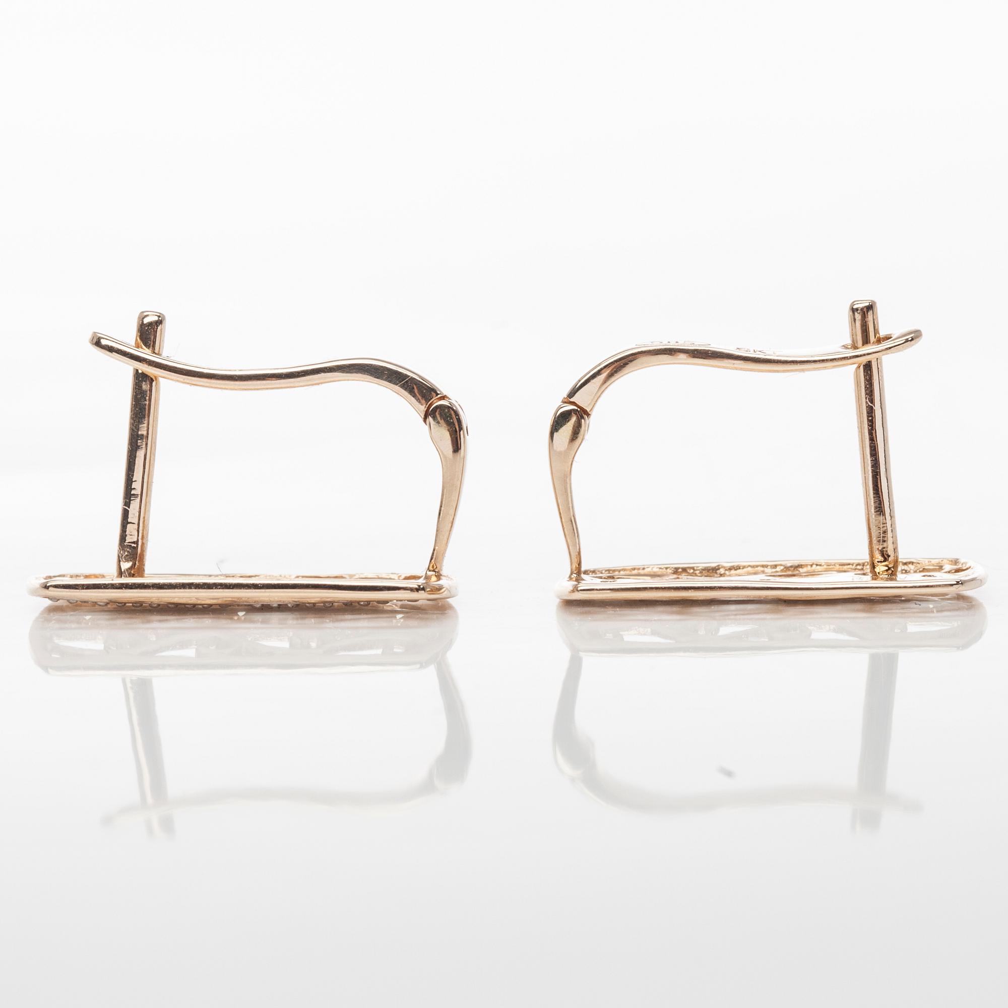 ÖRHÄNGEN, 14K guld, 6 små diamanter 0,03 ct. Vikt 2,0 g.