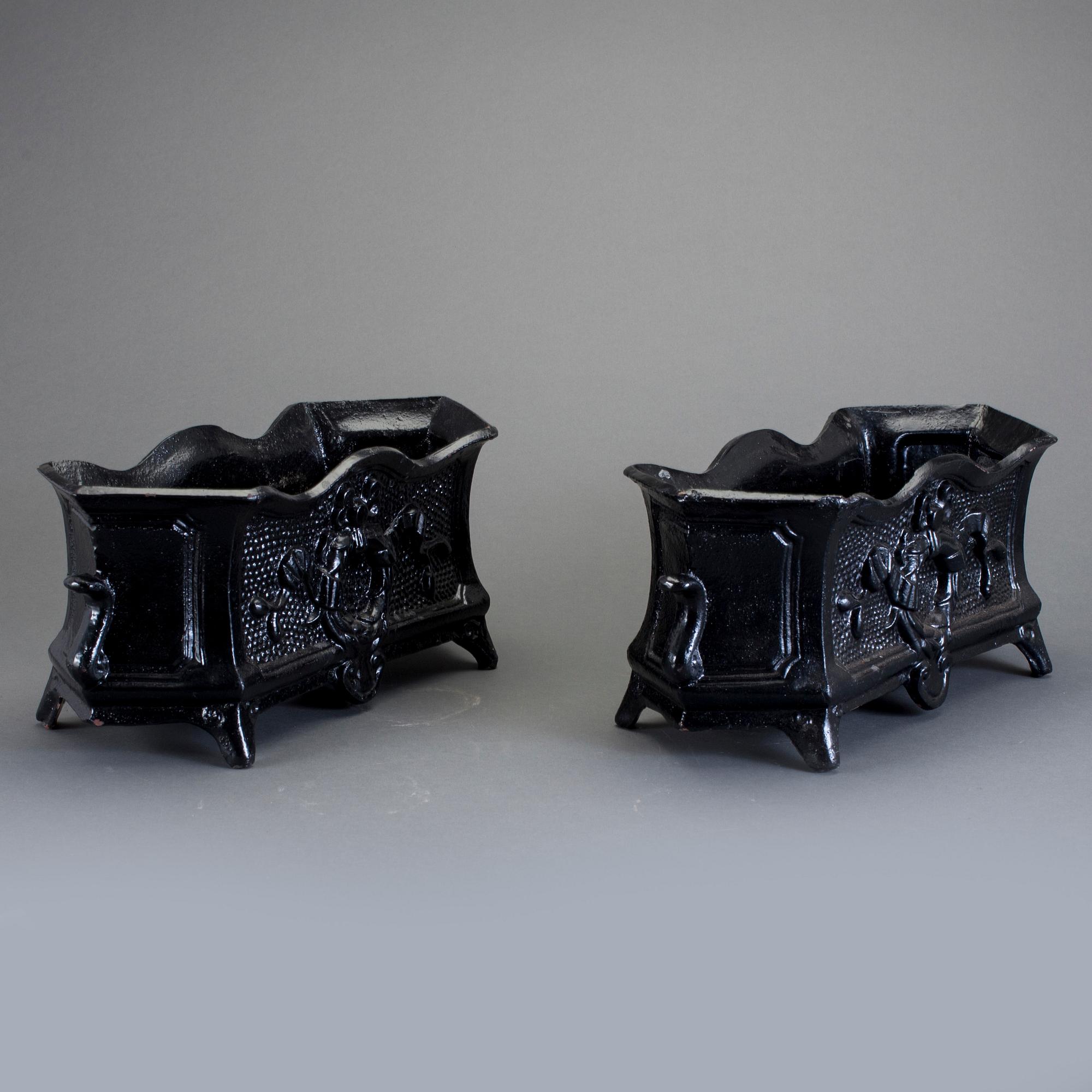 JARDINJÄRER, ett par, gjutjärn, Louis XVI-stil, 1900-tal.