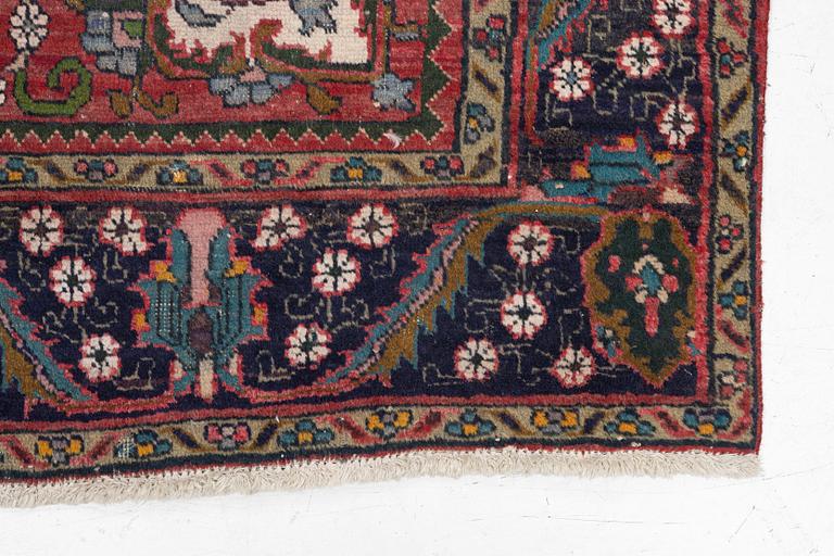 Matta, semiantik Heris/Gorovan, ca 275 x 200 cm.