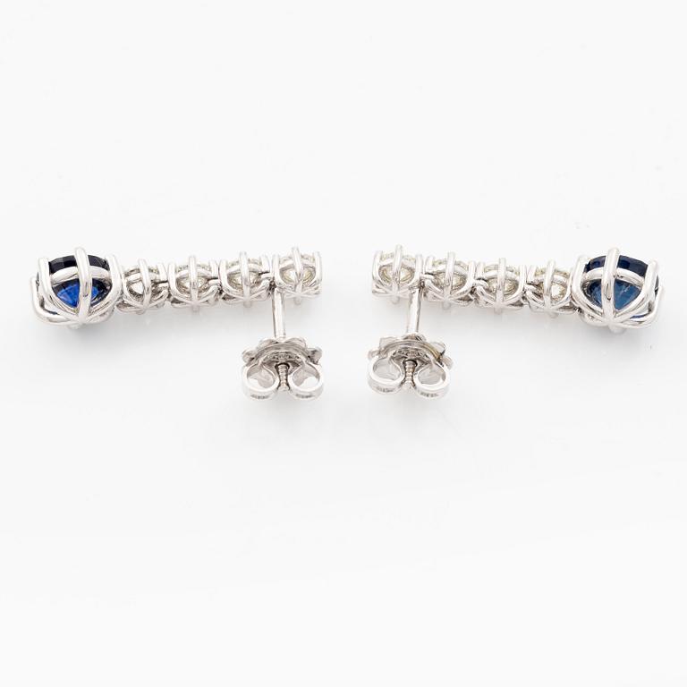 Earrings 18K white gold with sapphires and brilliant-cut diamonds.