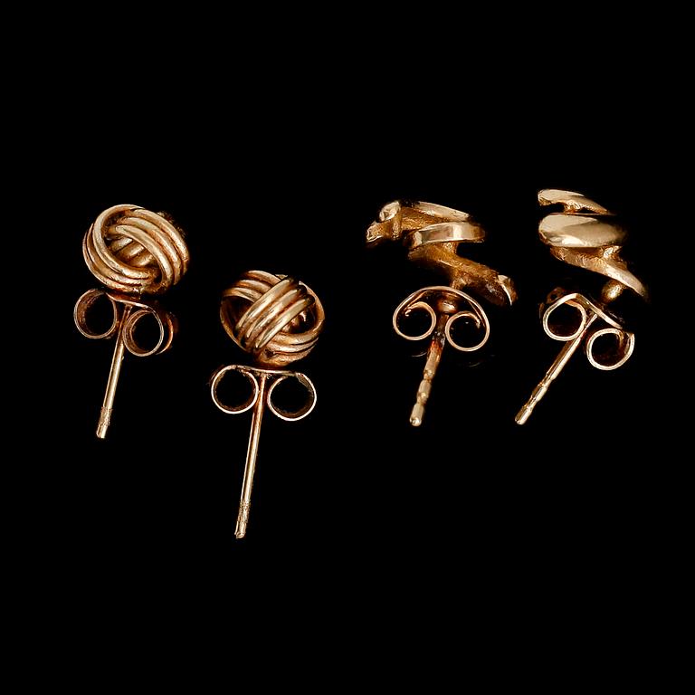 ÖRHÄNGEN, 2 par, 18 k guld. Vikt ca 3 g.