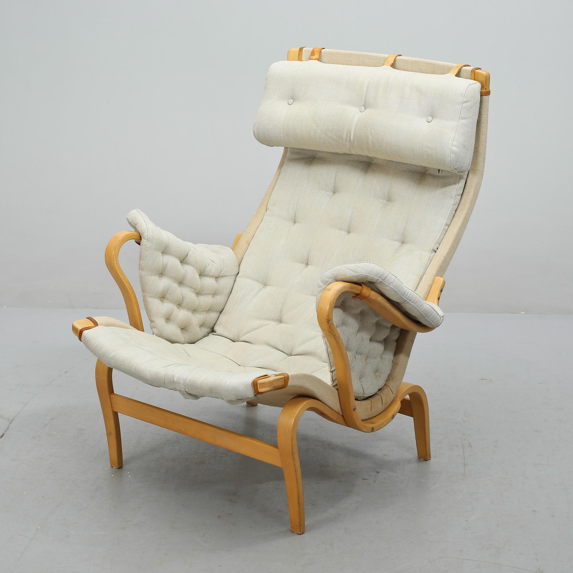 FÅTÖLJ, "Pernilla", Bruno Mathsson, Dux, 1900-talets andra hälft.