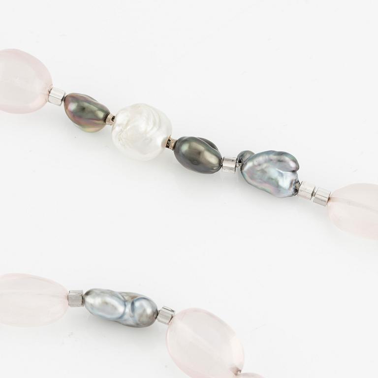 A necklace with rose quartz, cultured pearls, and 18K gold dividers, Gaudy.