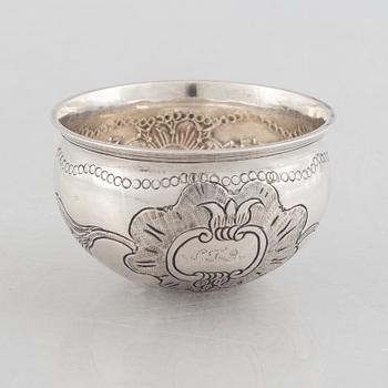 Tumlare/saltkar, silver, otydliga stämplar, troligen 1700/1800-tal.