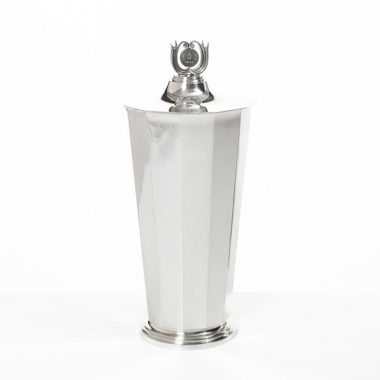 Atelier Borgila, A lidded sterling silver goblet, Stockholm 1951.