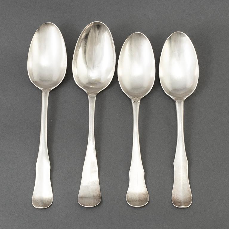 SKEDAR, 4 st, silver, Sverige. Bl a Petter Sundelius, Visby 1792 & Jöns Björkman, Karlskrona 1760. Vikt ca 217 gram.