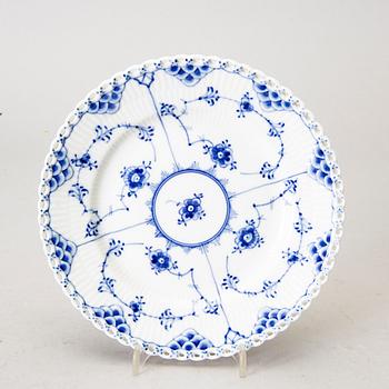 SERVIS, helblonde, 52+1 delar, Musselmalet, Royal Copenhagen.