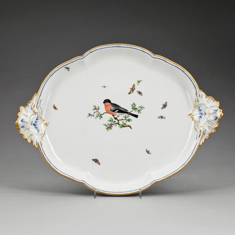 BRICKA, porslin. Berlin, 1800-tal.