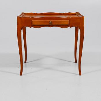 SIDOBORD, mahogny, 1900-talets andra hälft.