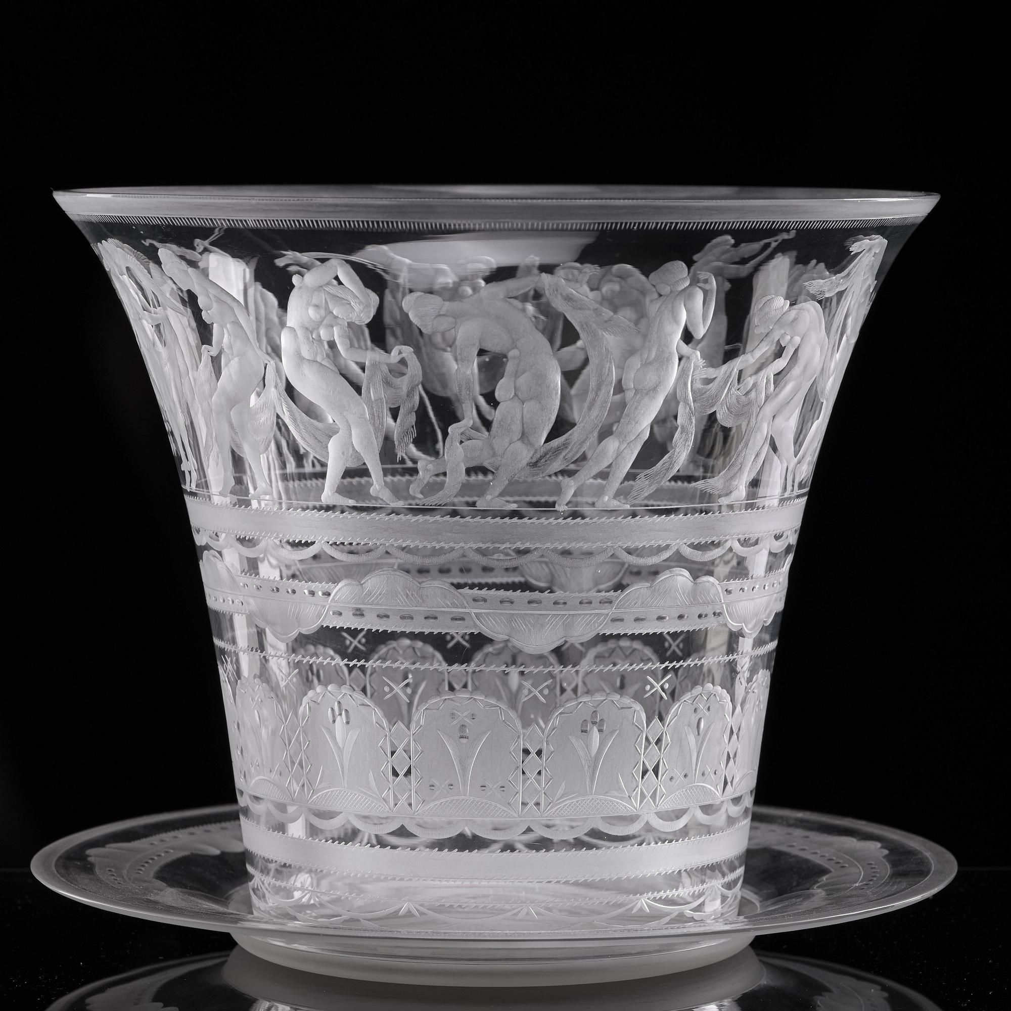 Simon Gate, an engraved glass bowl with plate, Orrefors, Sweden 1923, model 122.