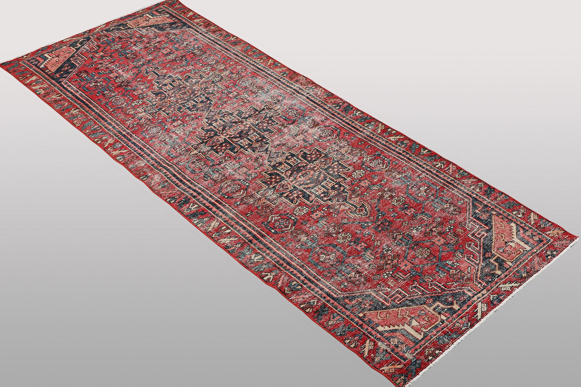 A runner carpet, Persian, Vintage Design, ca 287 x 95 cm.
