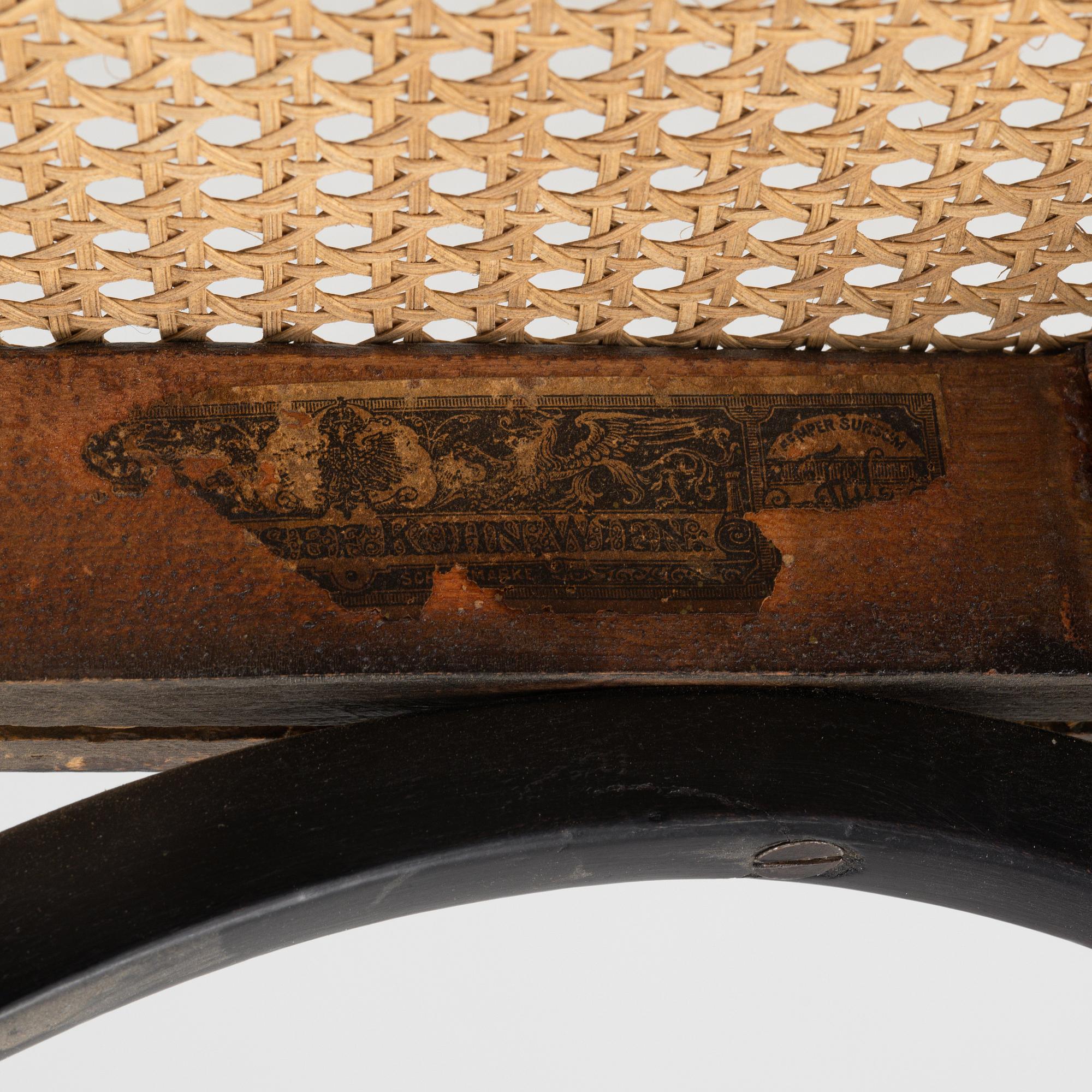 Stolar ett par samt bord, Jugend, Gustav Siegel för J & J Khon, Österrike, omkring år 1900.