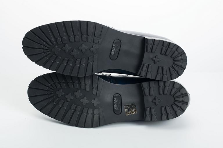 SKOR, Armani.