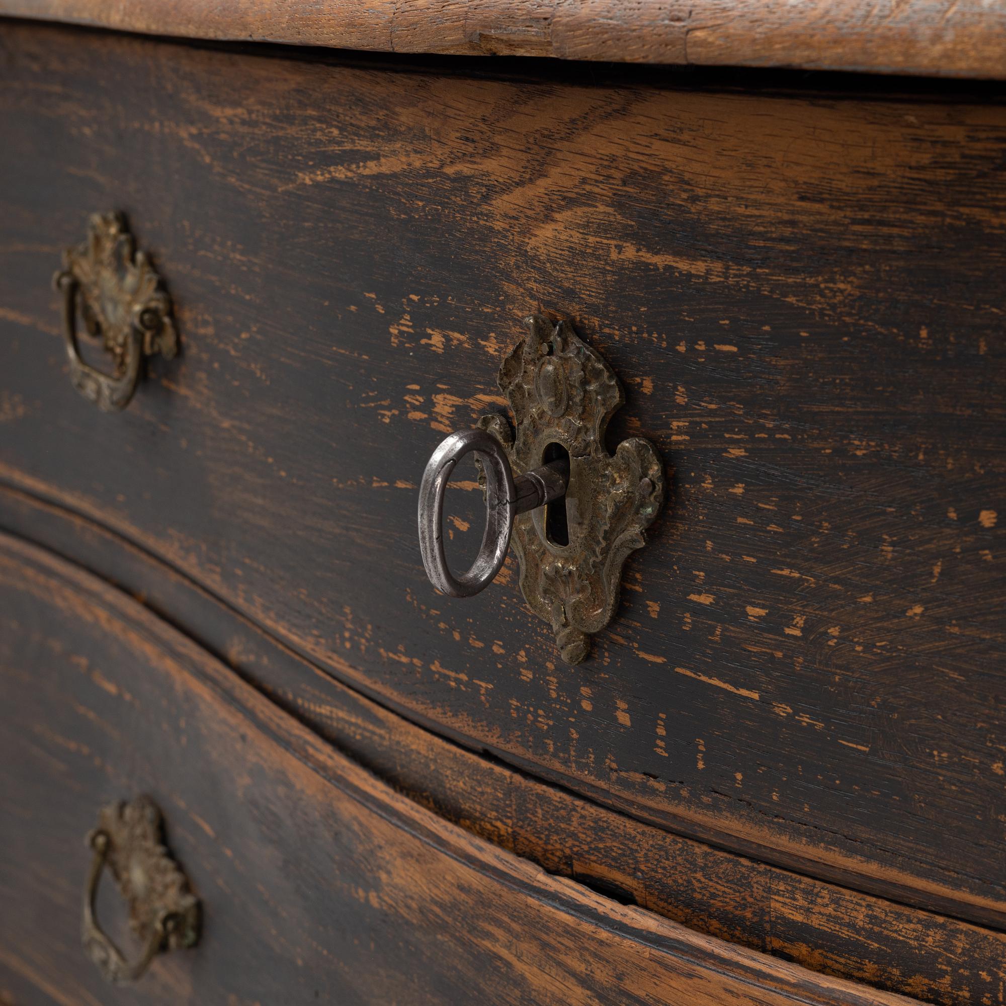 A late Baroque chest of drawers, 18th century.