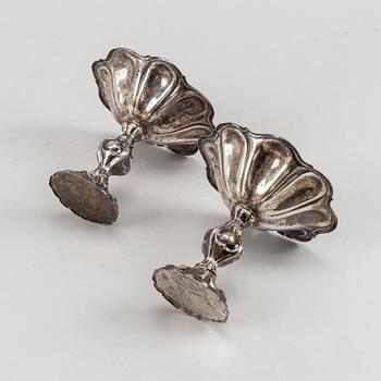 August Friedrich Krollpfeifer, uppsatsskålar, ett par, silver, Helsingborg 1872.
