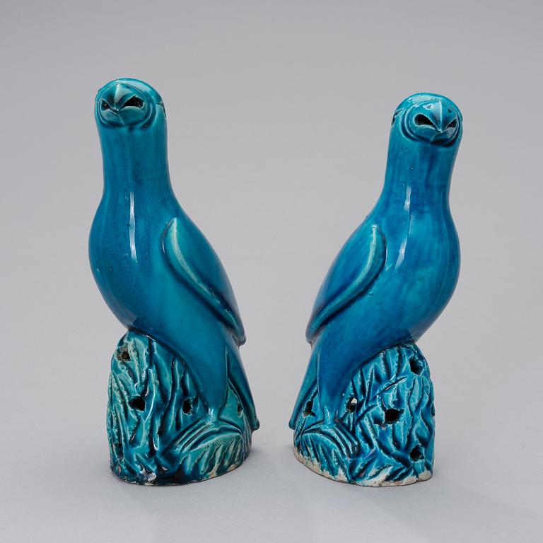 A PAIR OF CHINESE PORCELAIN SCULPTURES,  20th century.