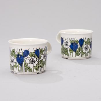 KAHVI-/TEEKUPPEJA, 9 kpl, "Krokus"-koriste Esteri Tomula, Arabia 1978-79.