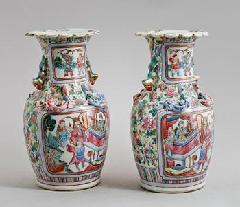 VASER, ett par, porslin, Kina, 1800-tal.