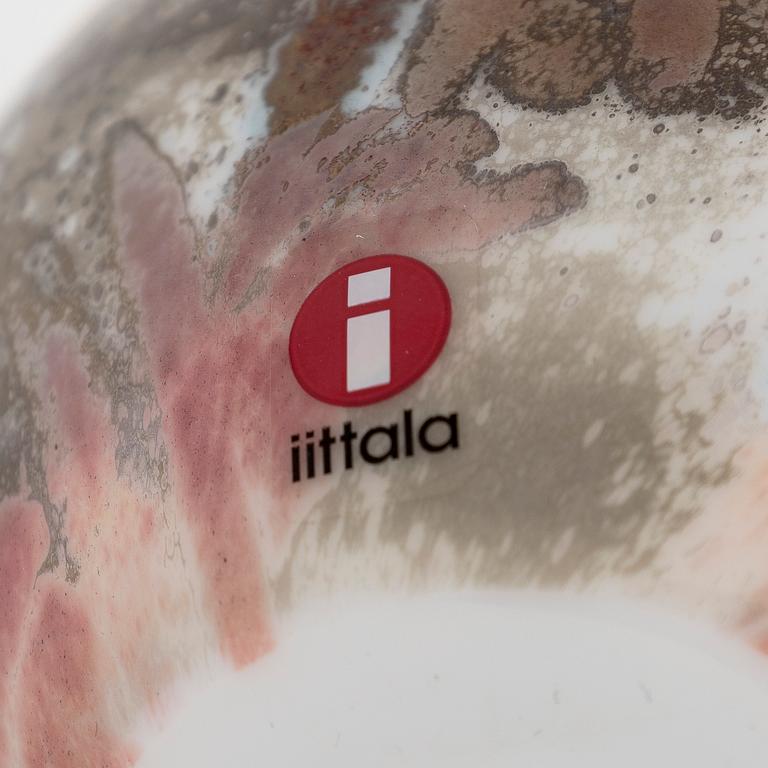 Oiva Toikka, A glass bird 'Cucunor' and an egg, signed O. Toikka Nuutajärvi.