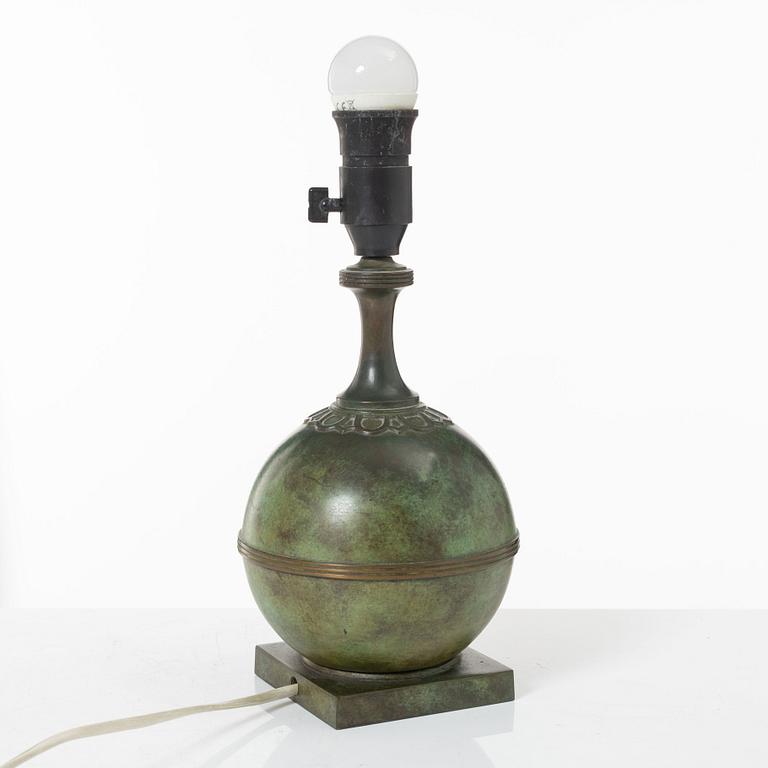 Guldsmedsaktiebolaget, a table lamp, 1930's.