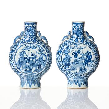 A pair of blue and white moon flasks, Qing dynasty, 19th Century.