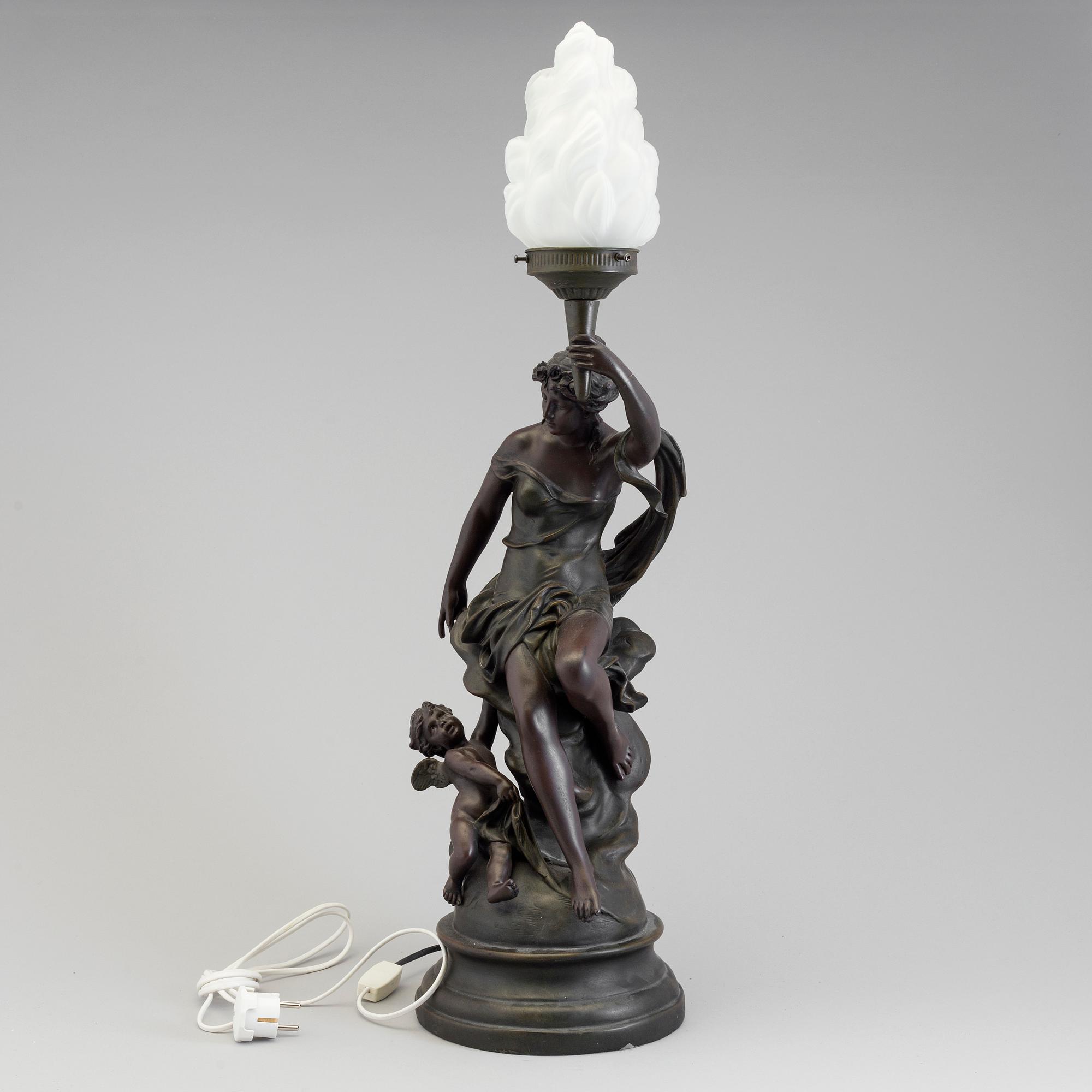 A jugend-style table light.