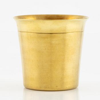 Six Swedish 18 carat gold small beakers, marks of Kurt Ribbhagen AB, Stockholm 1974.
