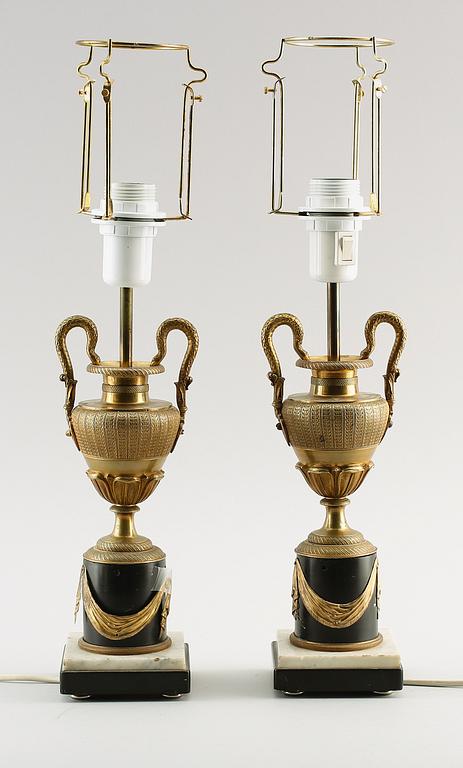 BORDSLAMPOR, 1 par, empirestil, 1900-talets första hälft.