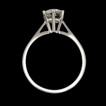RING, 18k vitguld med briljantslipad diamant, 1.03 ct. Vikt 3 g.