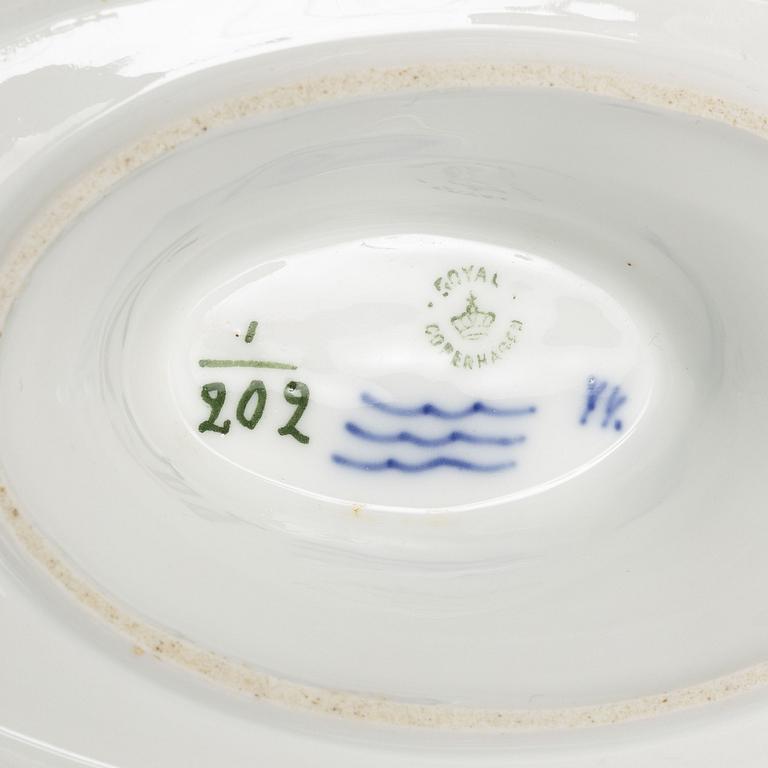 Service pieces, 18 pcs, porcelain, "Blue Fluted", Royal Copenhagen, Denmark.