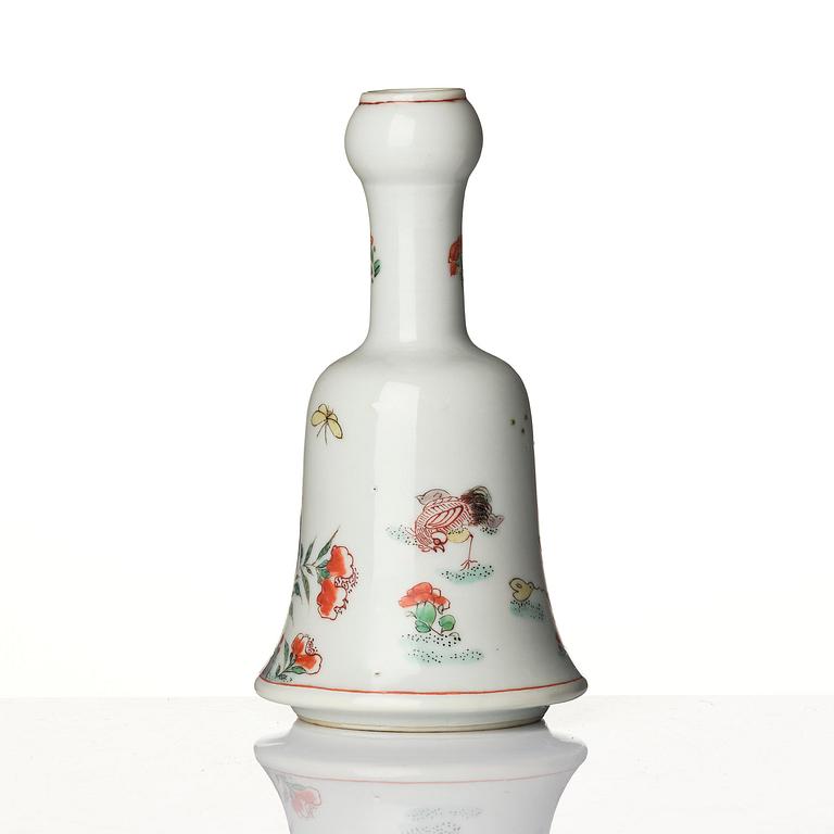 A famille verte bowl, tea caddy and mallet shaped vase, Qing dynasty, Kangxi (1662-1722).