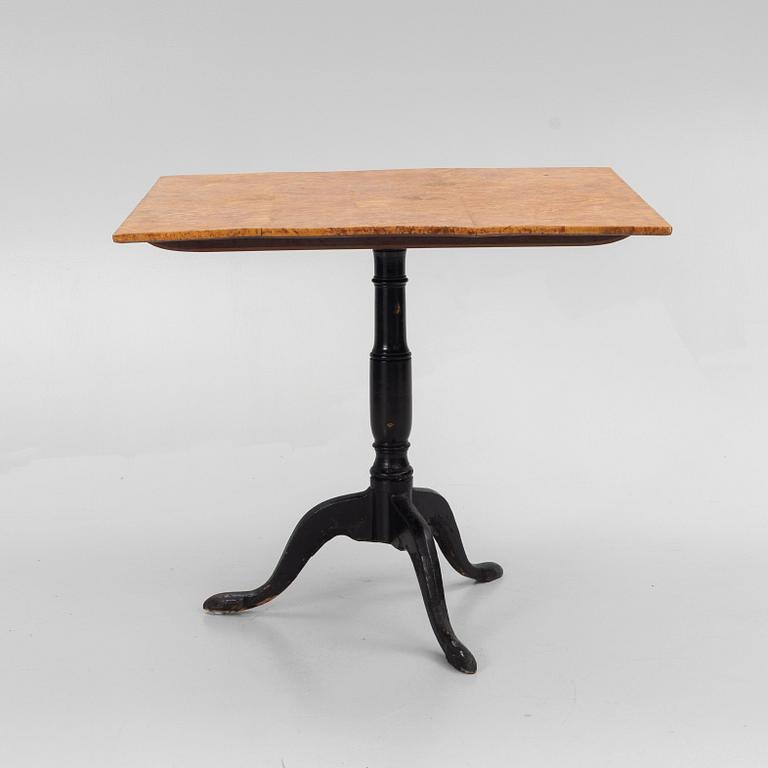 A folding table by Lars Erik Lindell (master in Köping, Sweden 1818-1843).