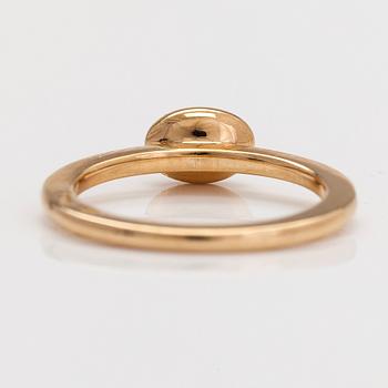 Efva Attling, ring, "Love bead ring", 18K guld och månsten.