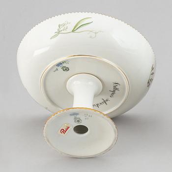Royal Copenhagen, A porcelain 'Flora Danica' tazza, Denmark.