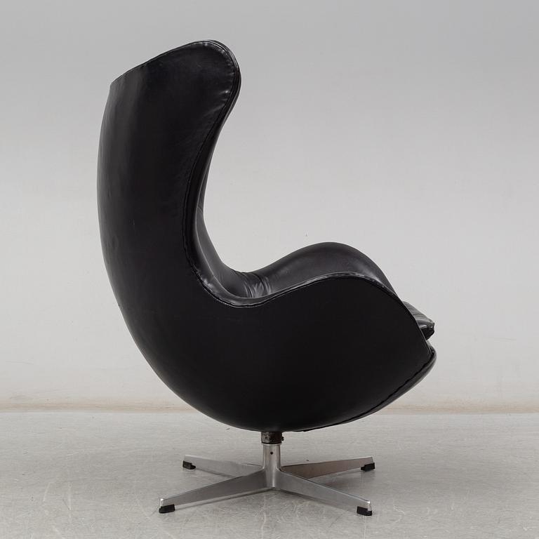 ARNE JACOBSEN,  fåtölj, "Ägget/ The Egg Chair", Arne Jacobsen, Fritz Hansen, Danmark 1960-tal.